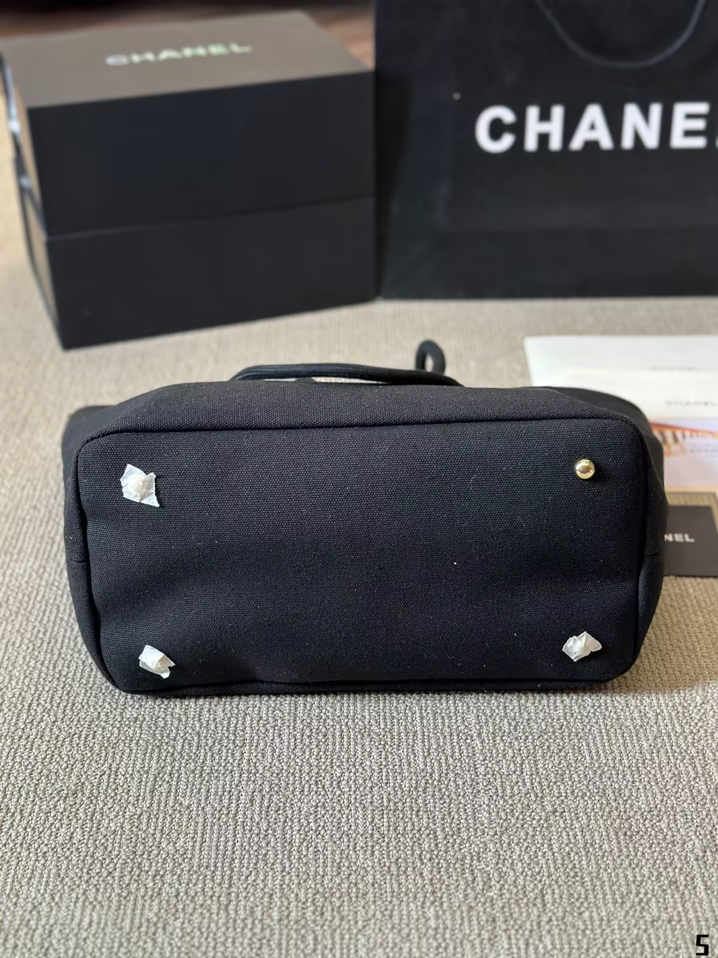 cc-new-arrival-vintage-24k-tote-bag-size-30-30-cm-4763