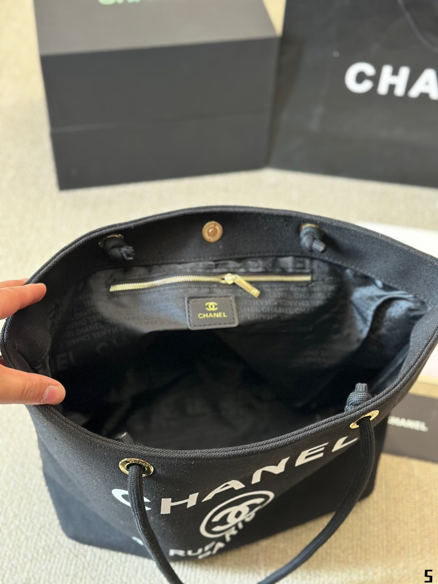 cc-new-arrival-vintage-24k-tote-bag-size-30-30-cm-4763