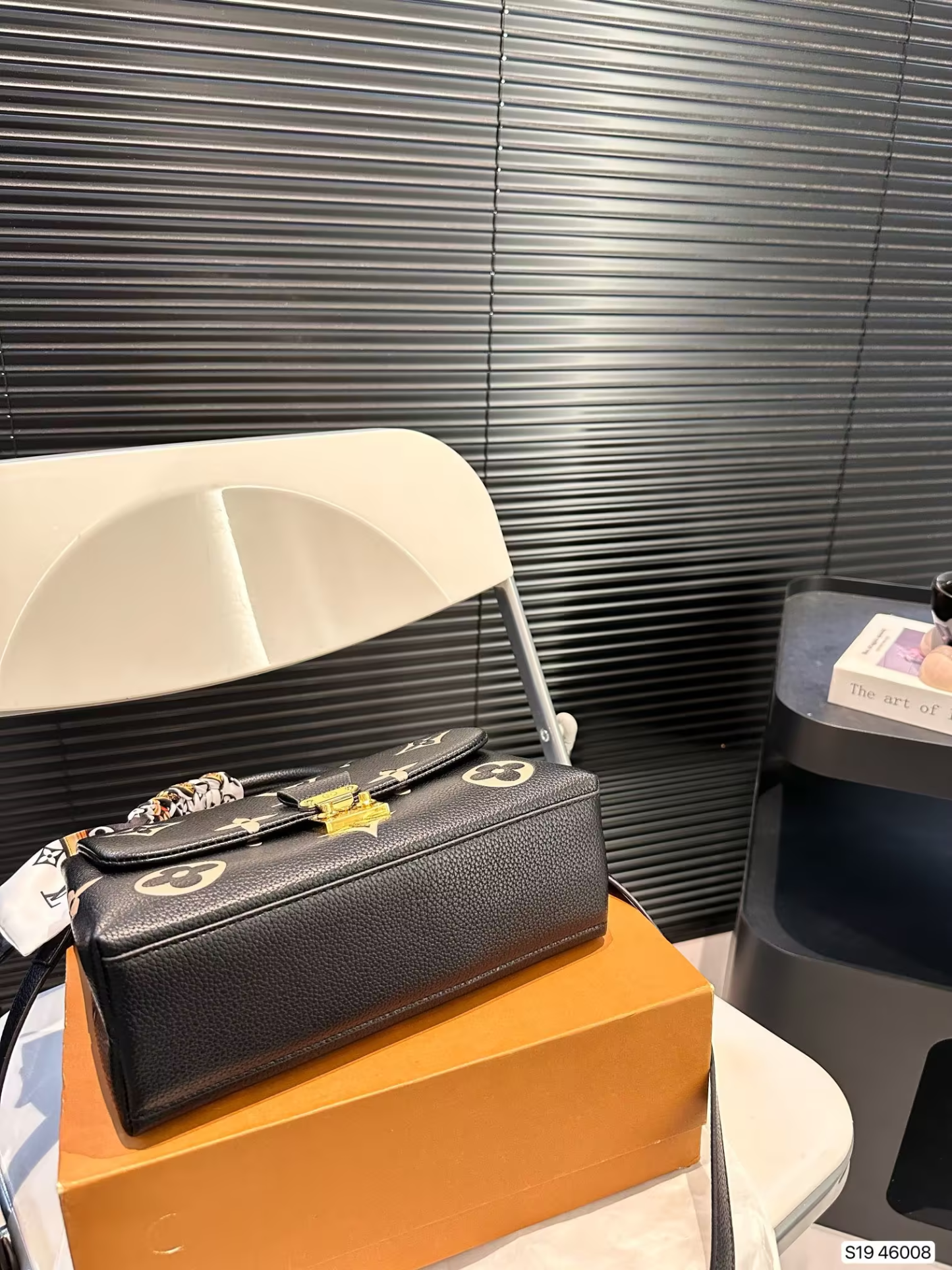 louis-new-arrival-hand-bag-size-24-15-cm-2238