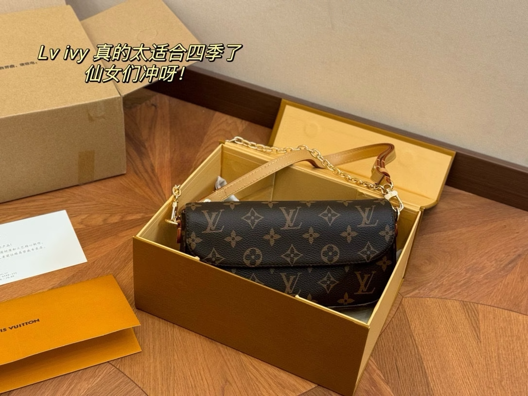 Louis new arrival ivy woc bag size: 22*12 cm