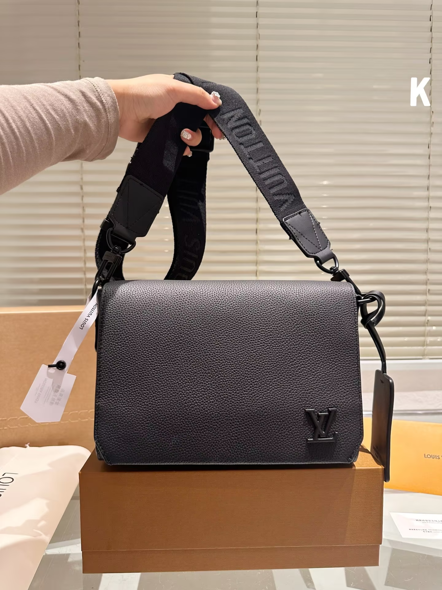 louis-new-arrival-district-pm-men-bag-size-22-cm-933