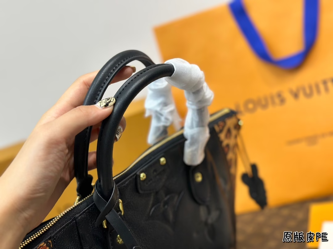 louis-new-arrival-retiro-bag-size-26-22-cm-3470