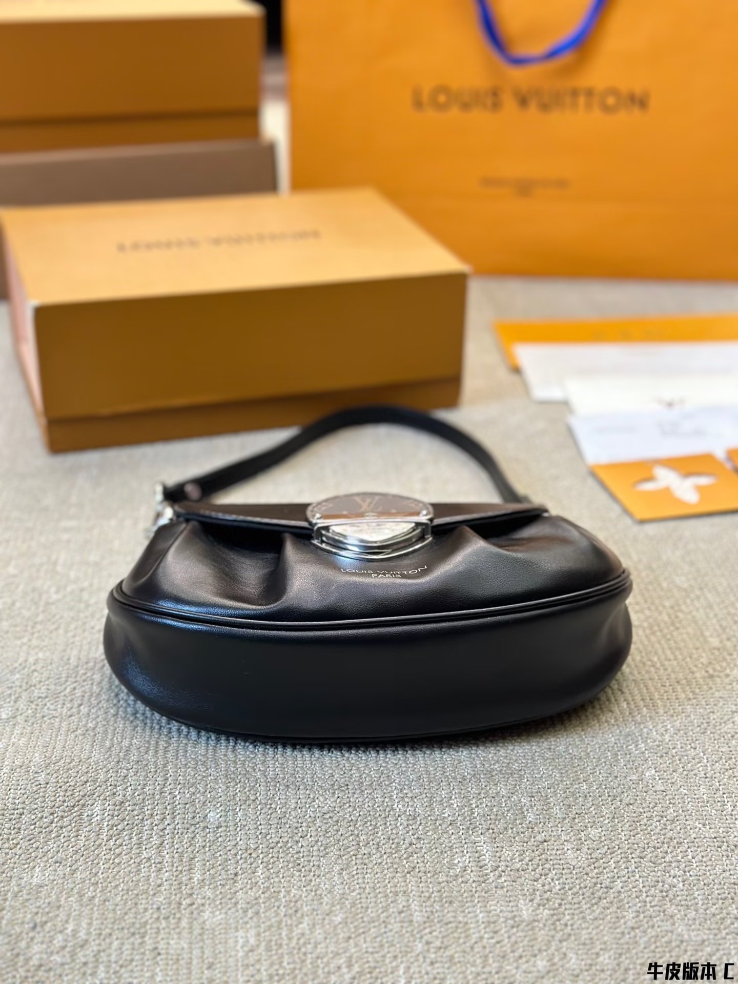 louis-new-arrival-sunset-bag-size-27-16-cm-4208