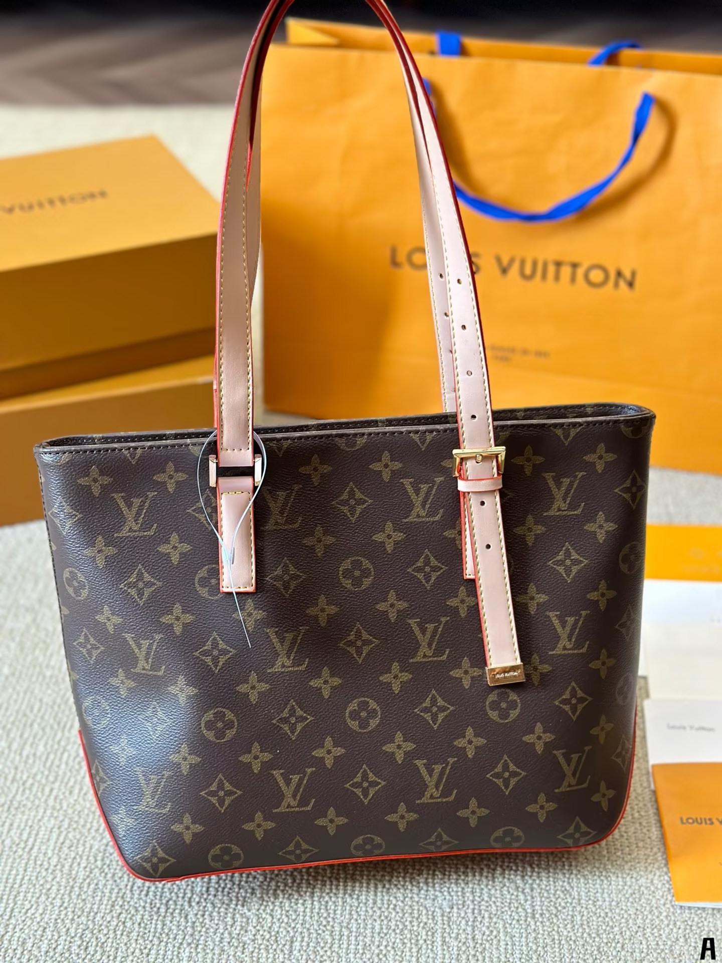 louis new arrival 24F Retiro tote bag size: 33*30 cm