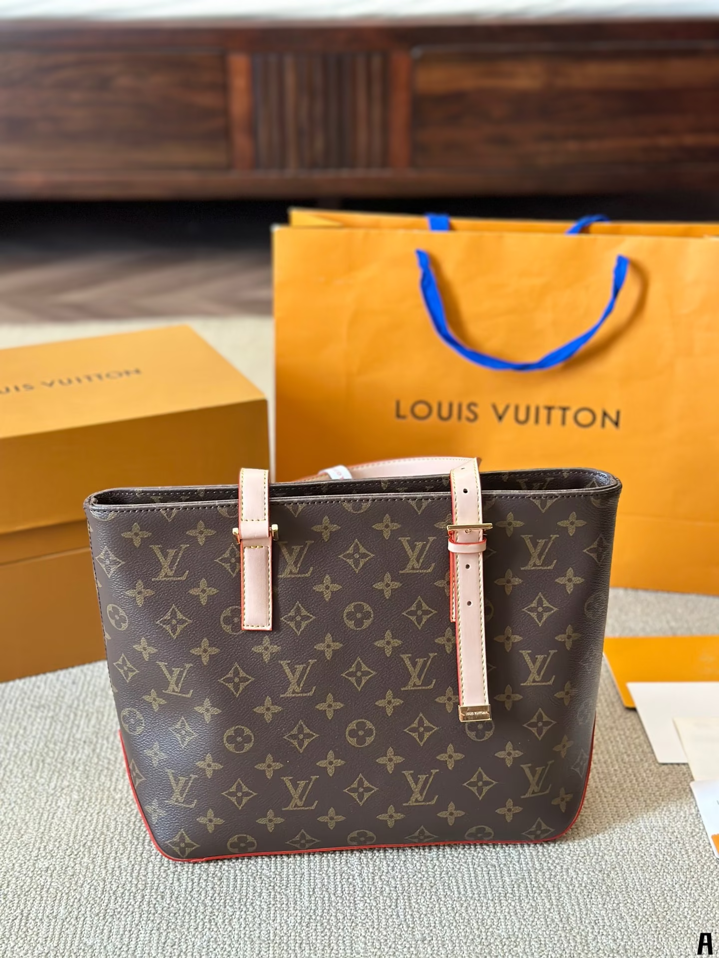 louis-new-arrival-24f-retiro-tote-bag-size-33-30-cm-1549