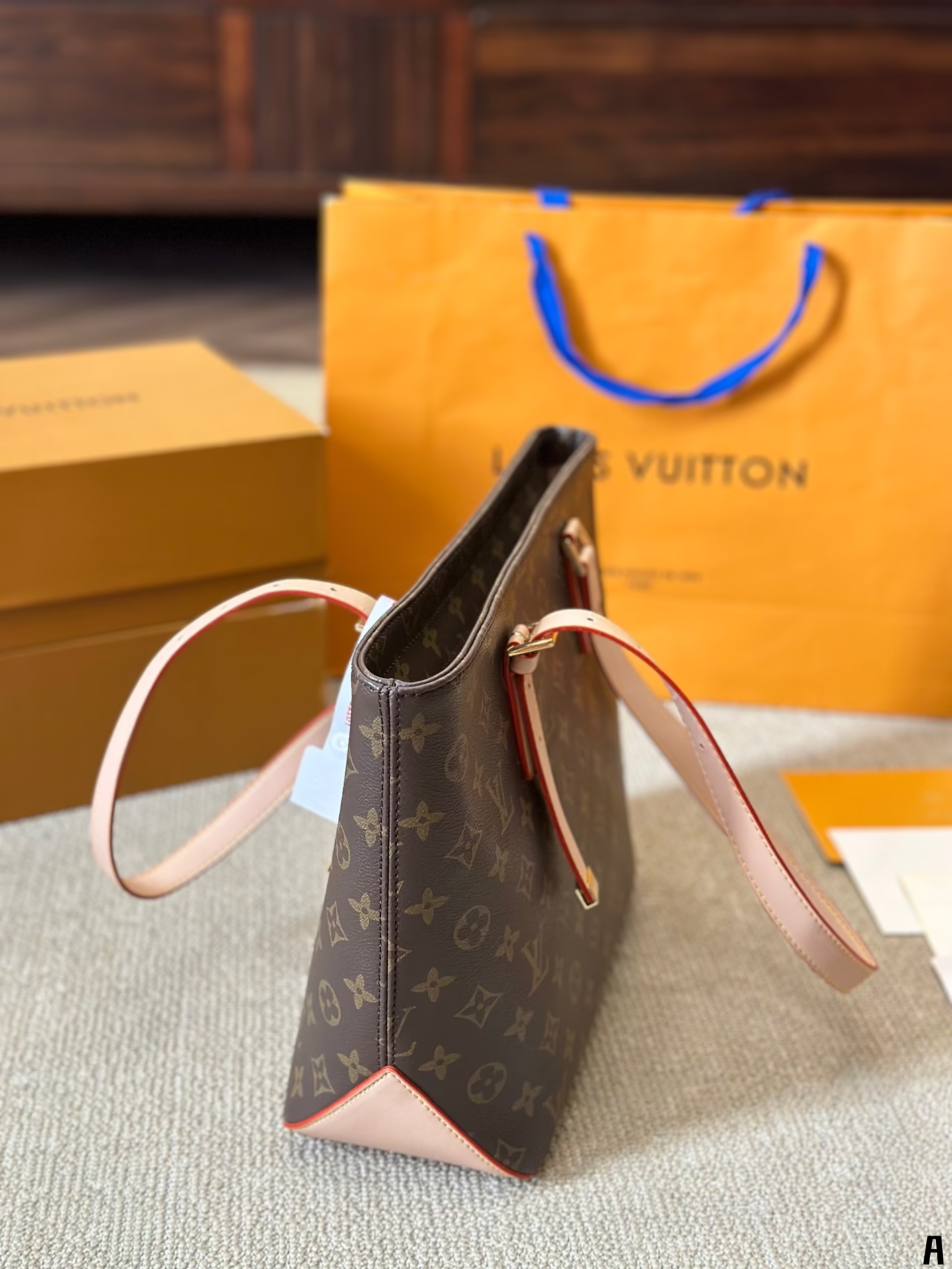 louis new arrival 24F Retiro tote bag size: 33*30 cm