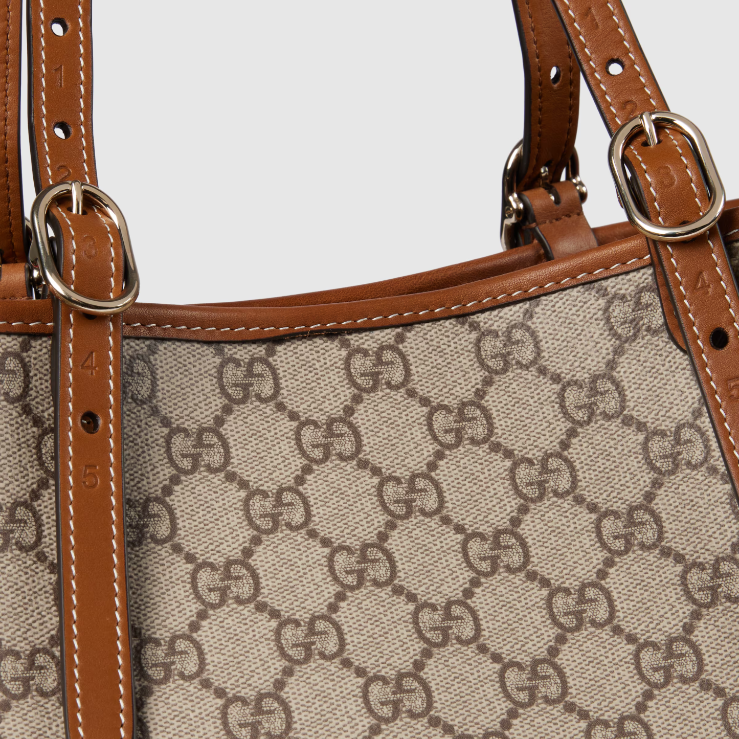 GG EMBLEM MEDIUM TOTE BAG