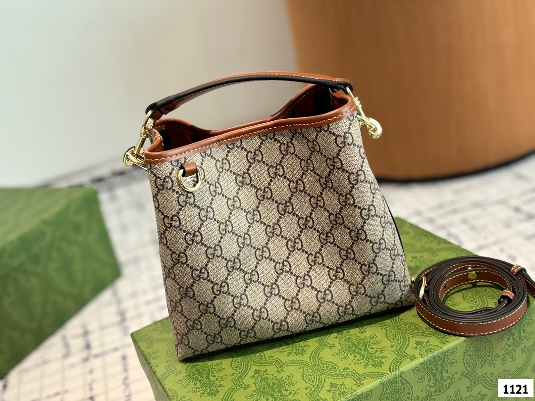 gg-emblem-new-arrival-tote-bag-size-21-19-cm-1574