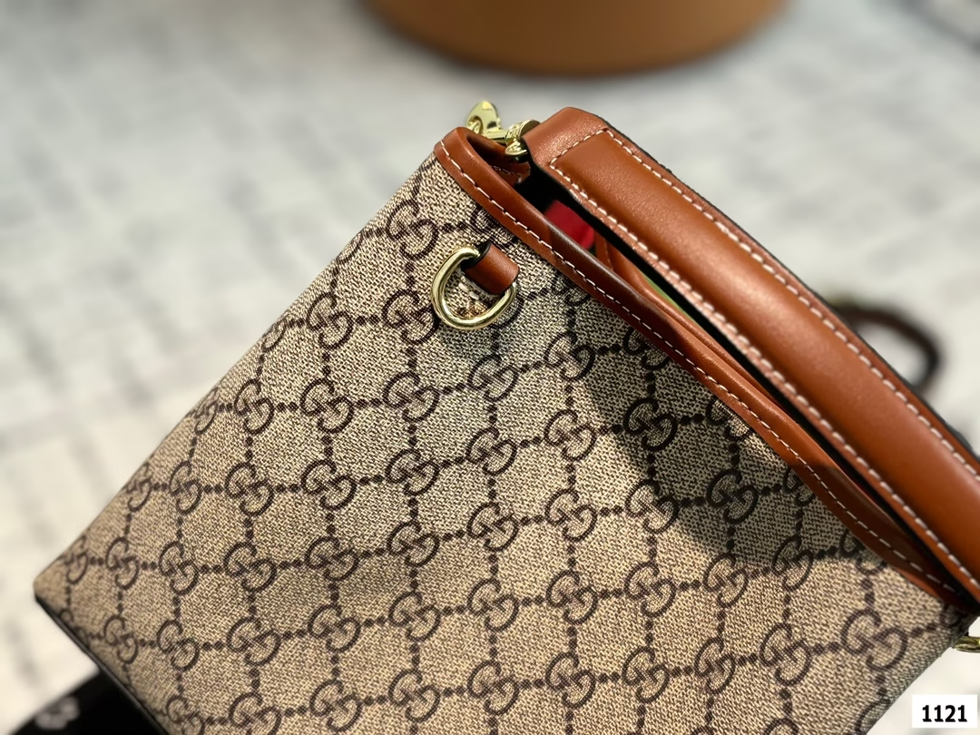 GG Emblem new arrival tote bag size:  21*19 cm