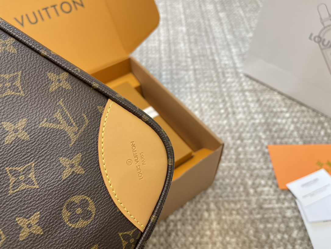 Louis new arrival hobo bag size:30*8*28cm