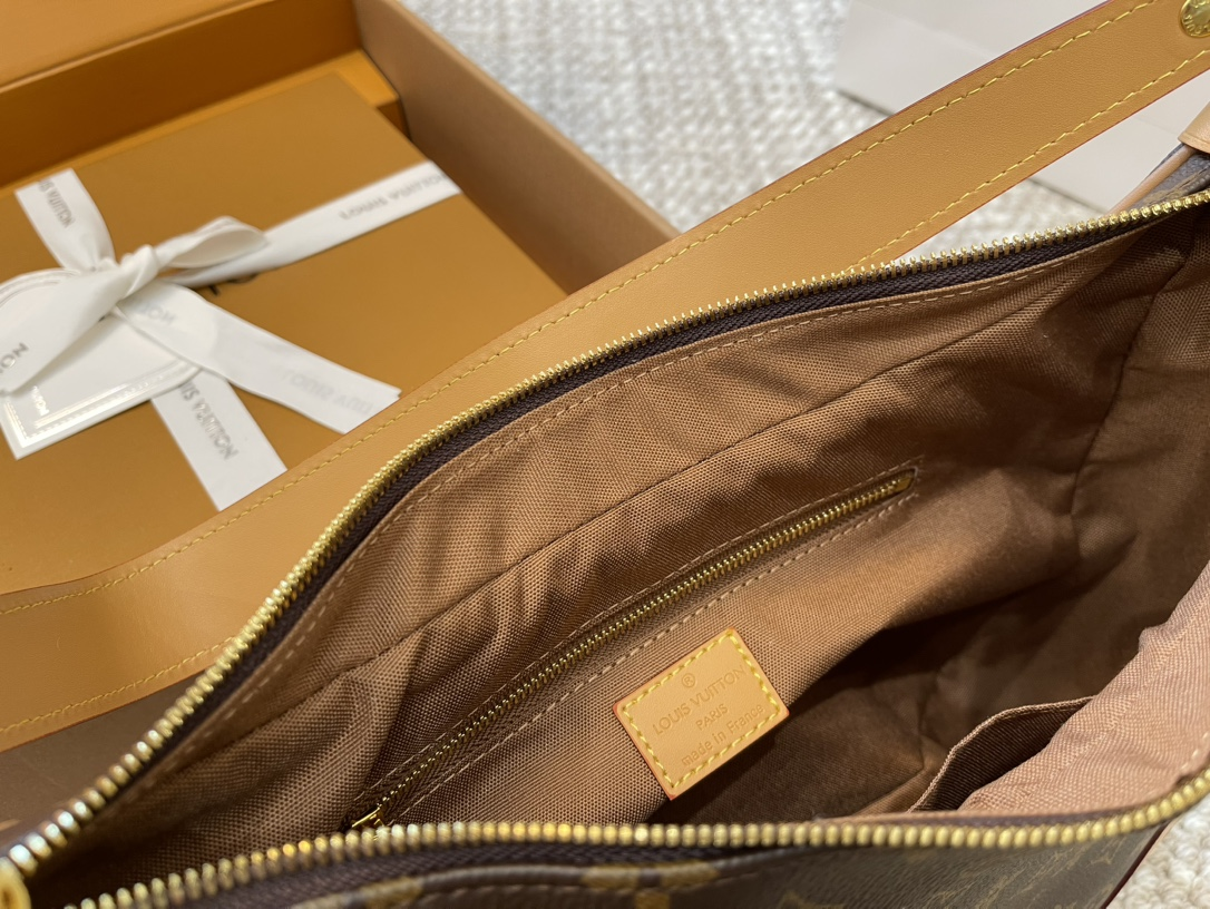 Louis new arrival hobo bag size:30*8*28cm