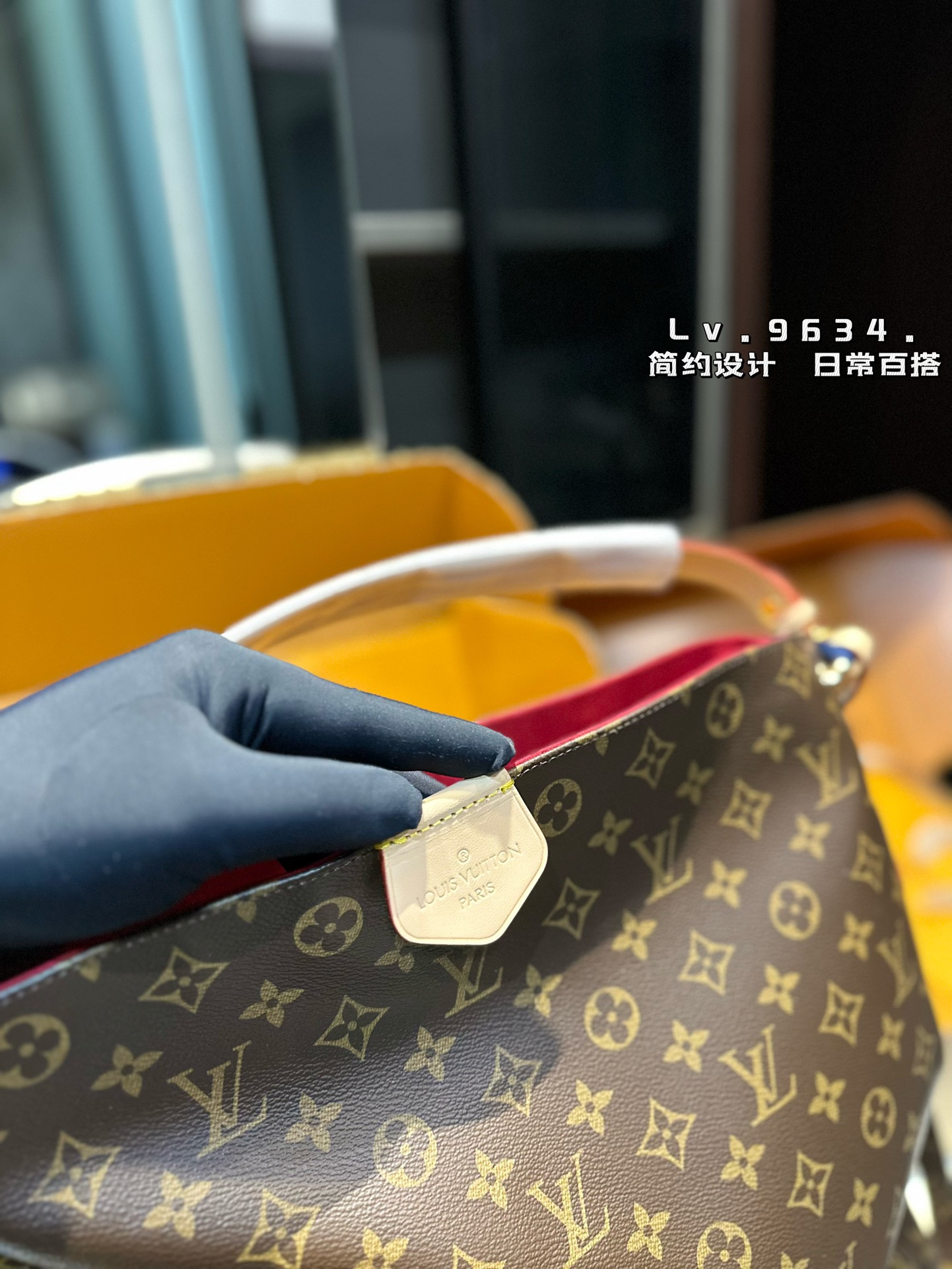 Louis new arrival graceful MM bag size: 36*33 cm