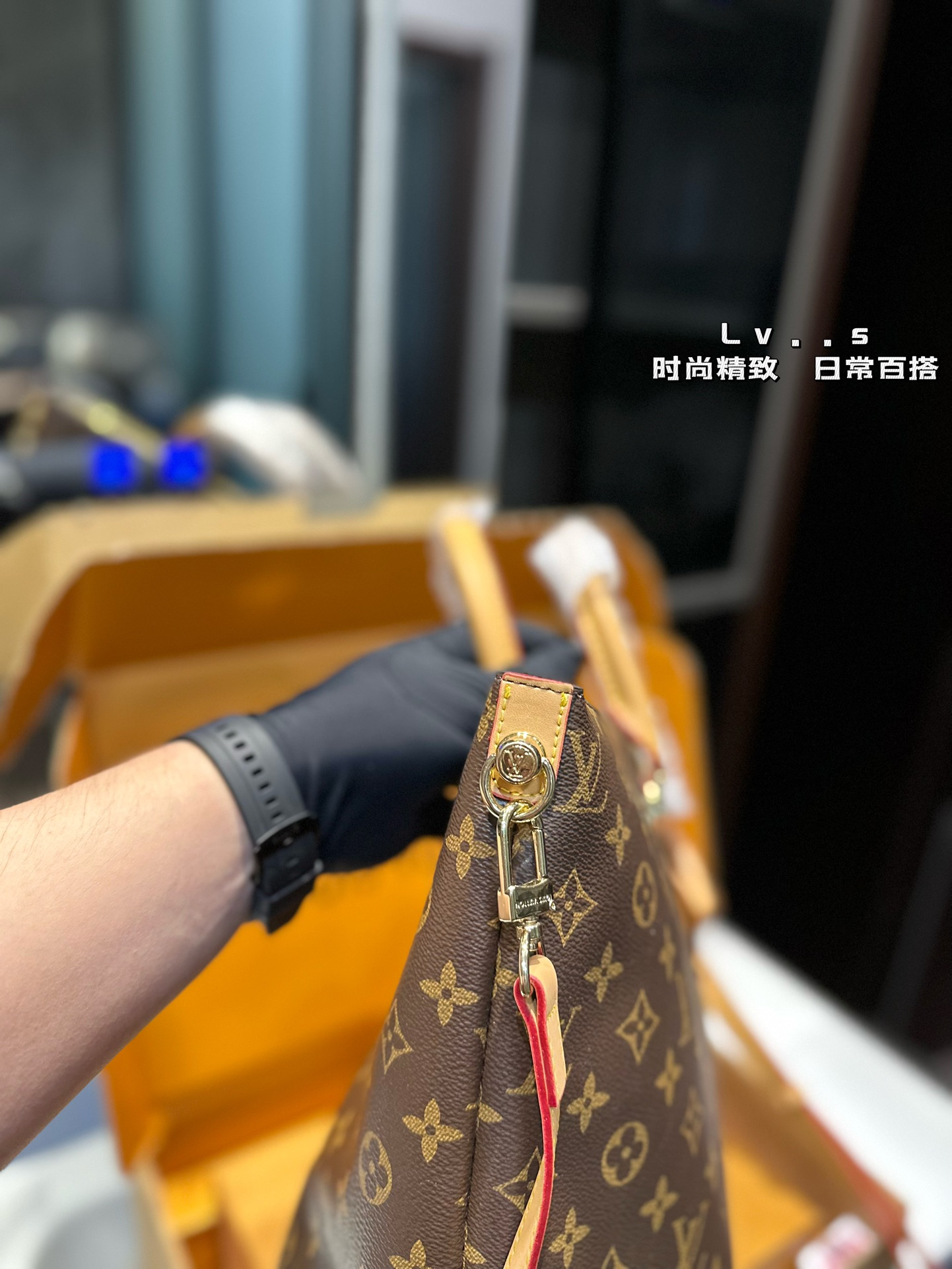 Louis new arrival tote bag size:29 * 28 cm