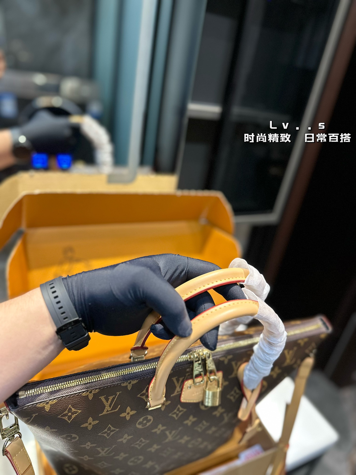 Louis new arrival tote bag size:29 * 28 cm