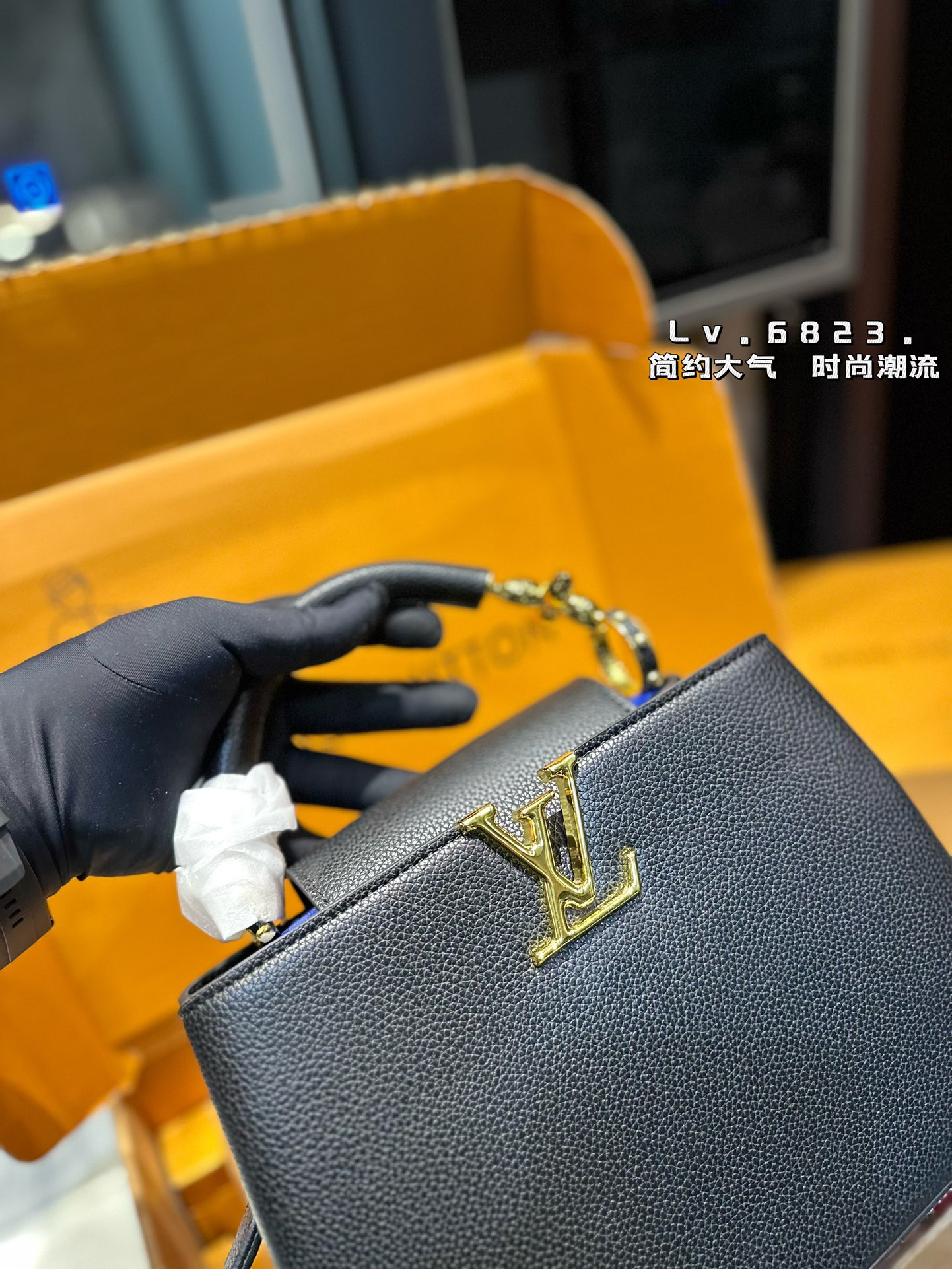 louis-new-arrival-capucines-monogram-bag-7074