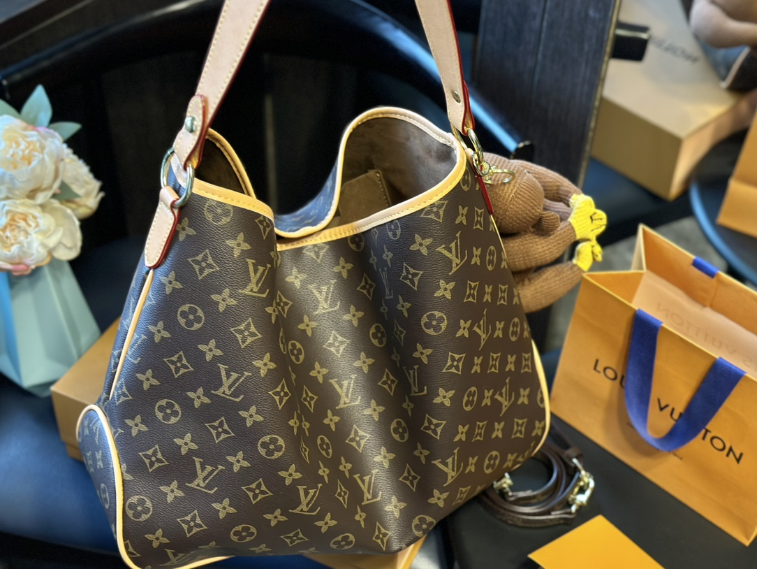 Louis new arrival vivian tote bag size: 36cm