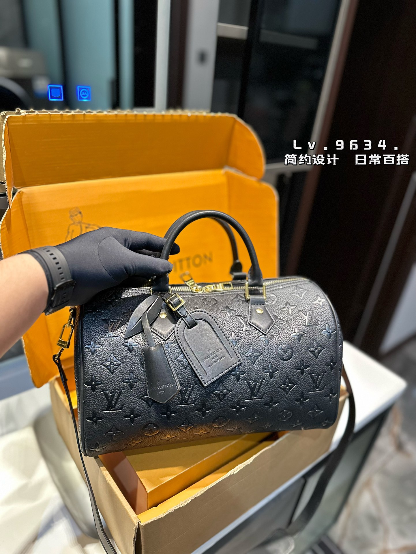 Louis new arrival Keepall Bandouliere bag size: 30 cm