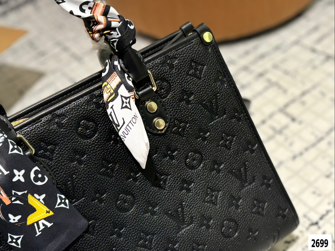 Louis new arrival tote bag size:30*24 cm