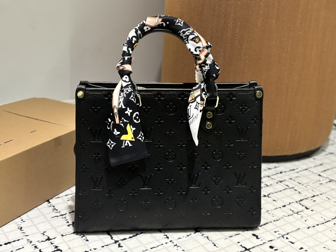 Louis new arrival tote bag size:30*24 cm