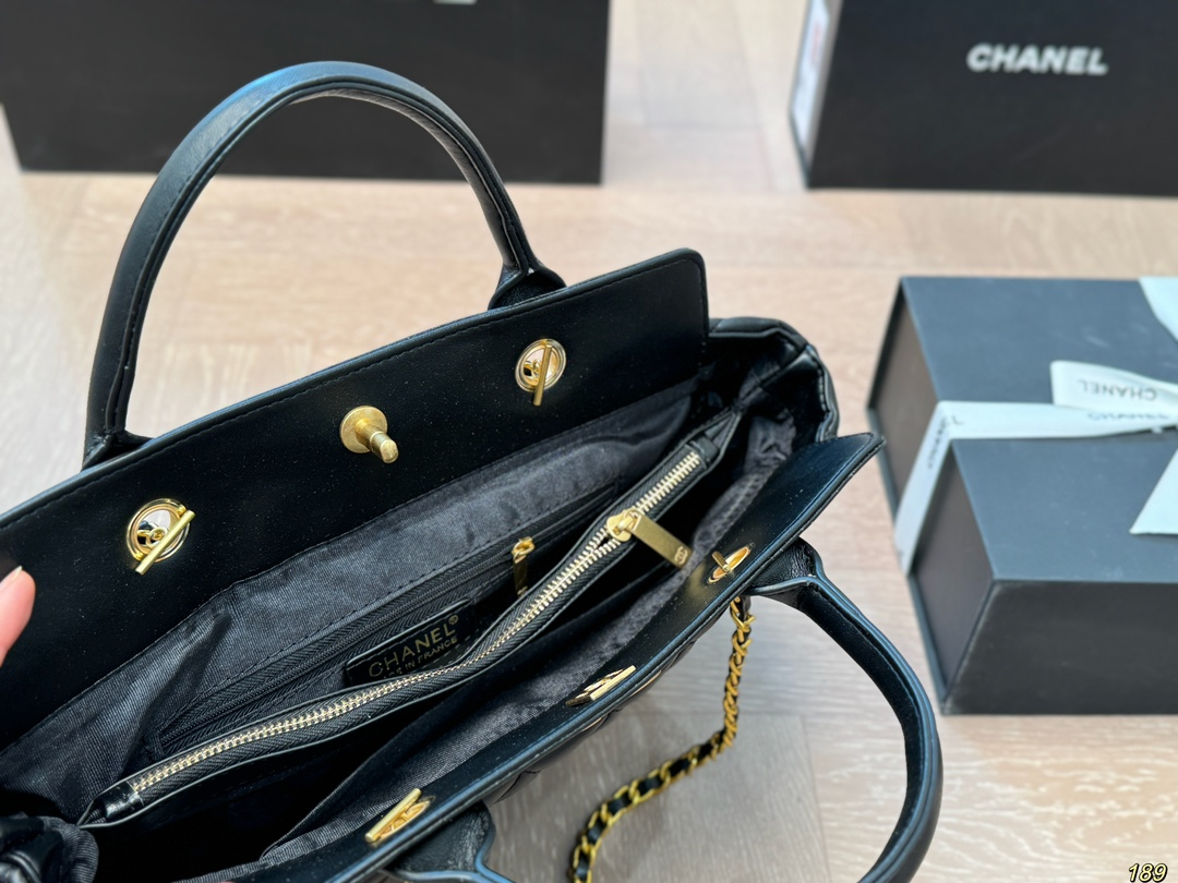 CC new arrival tote bag size: 34 * 20 cm