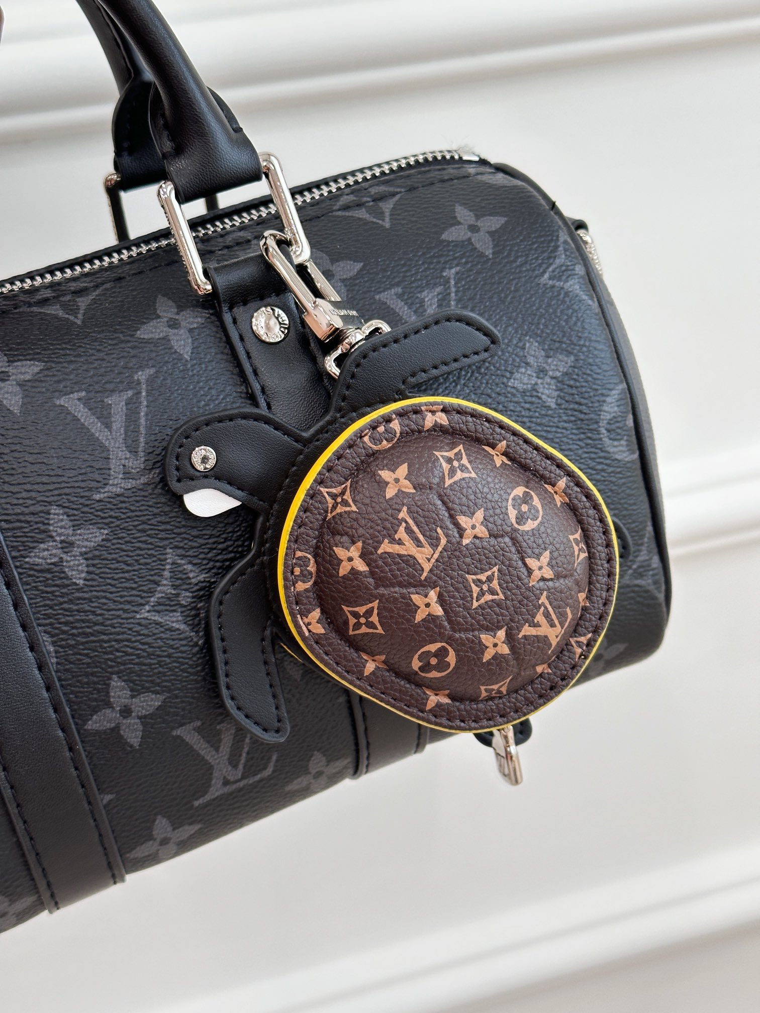 louis-new-arrival-turtle-pouch-key-wallet-3619