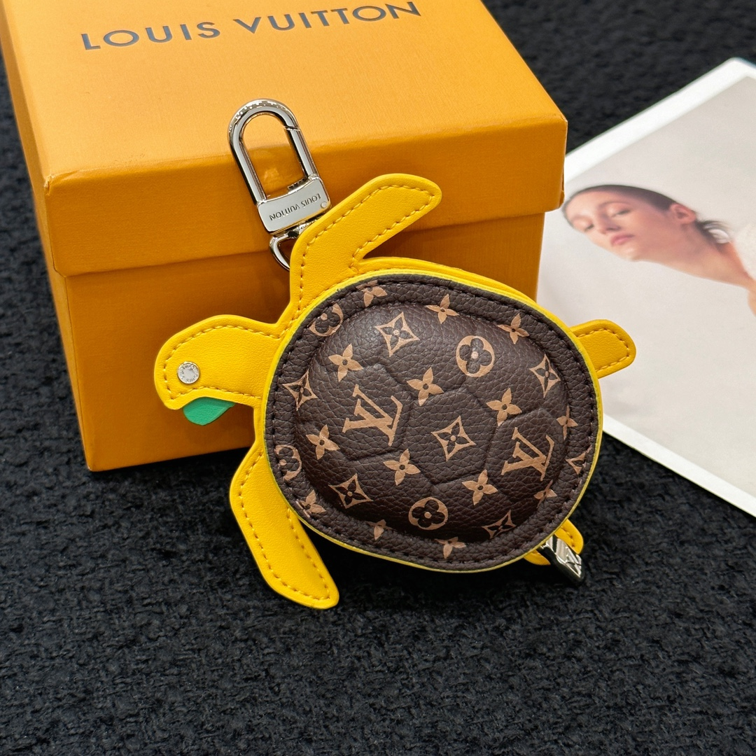 louis-new-arrival-turtle-pouch-key-wallet-3619