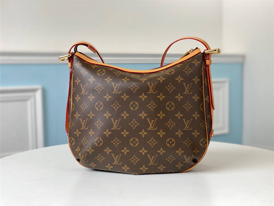 Louis Monogram Canvas Tulum GM Bag size: 35 * 9 *26cm
