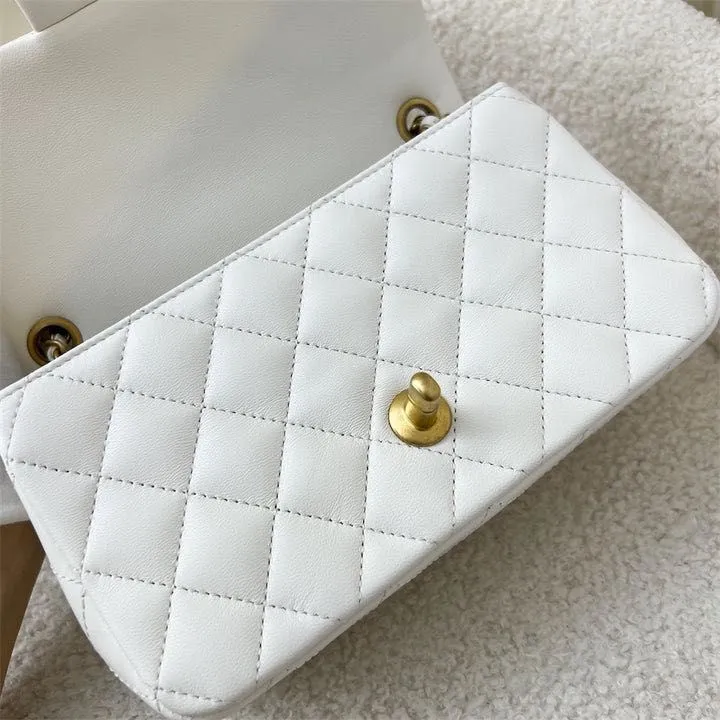 Cc Flap Bag Pearl Crush White lambskin size: 20 cm