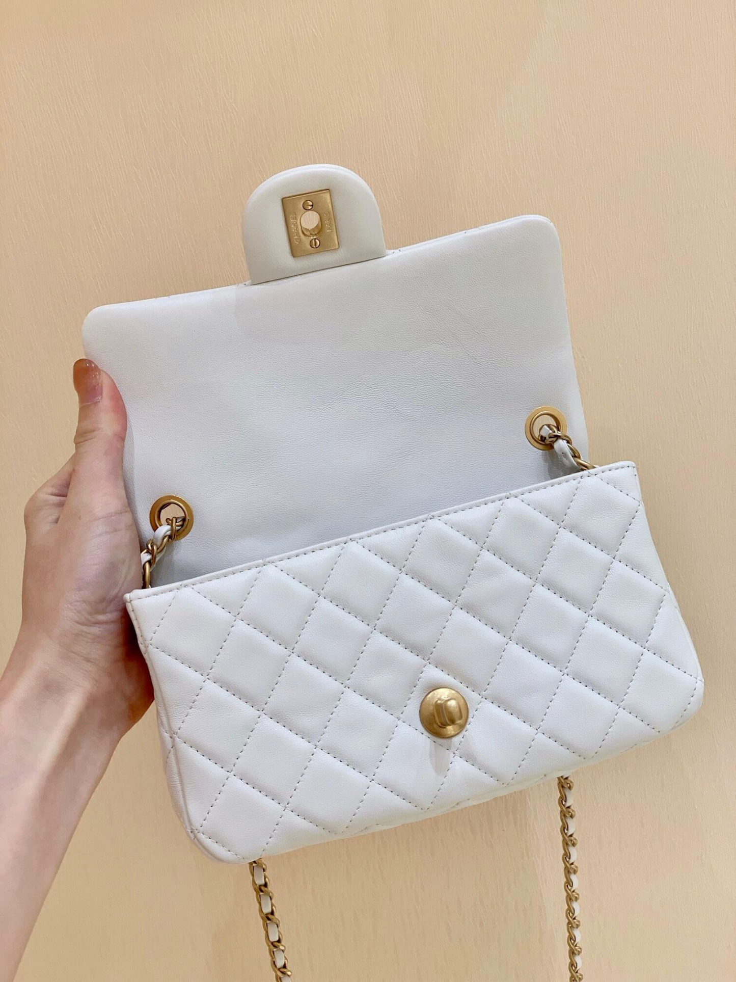 Cc Flap Bag Pearl Crush White lambskin size: 20 cm