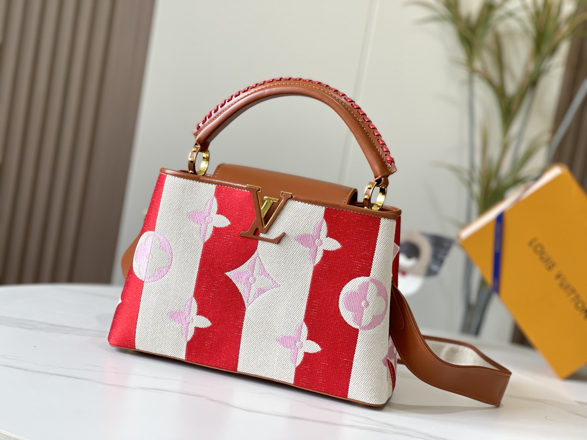 louis-capucines-new-arrival-bag-04-9936