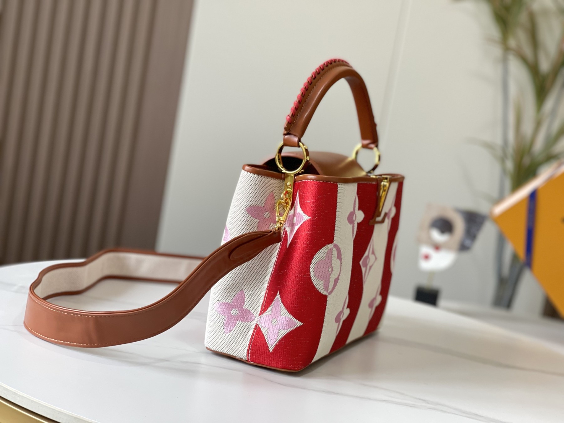 louis-capucines-new-arrival-bag-04-9936