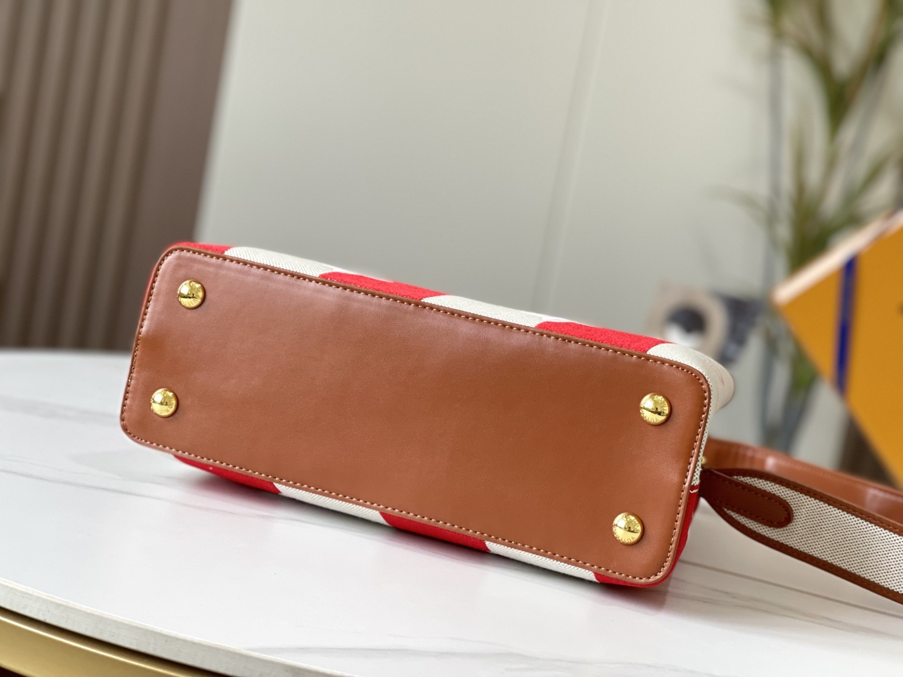 louis-capucines-new-arrival-bag-04-9936