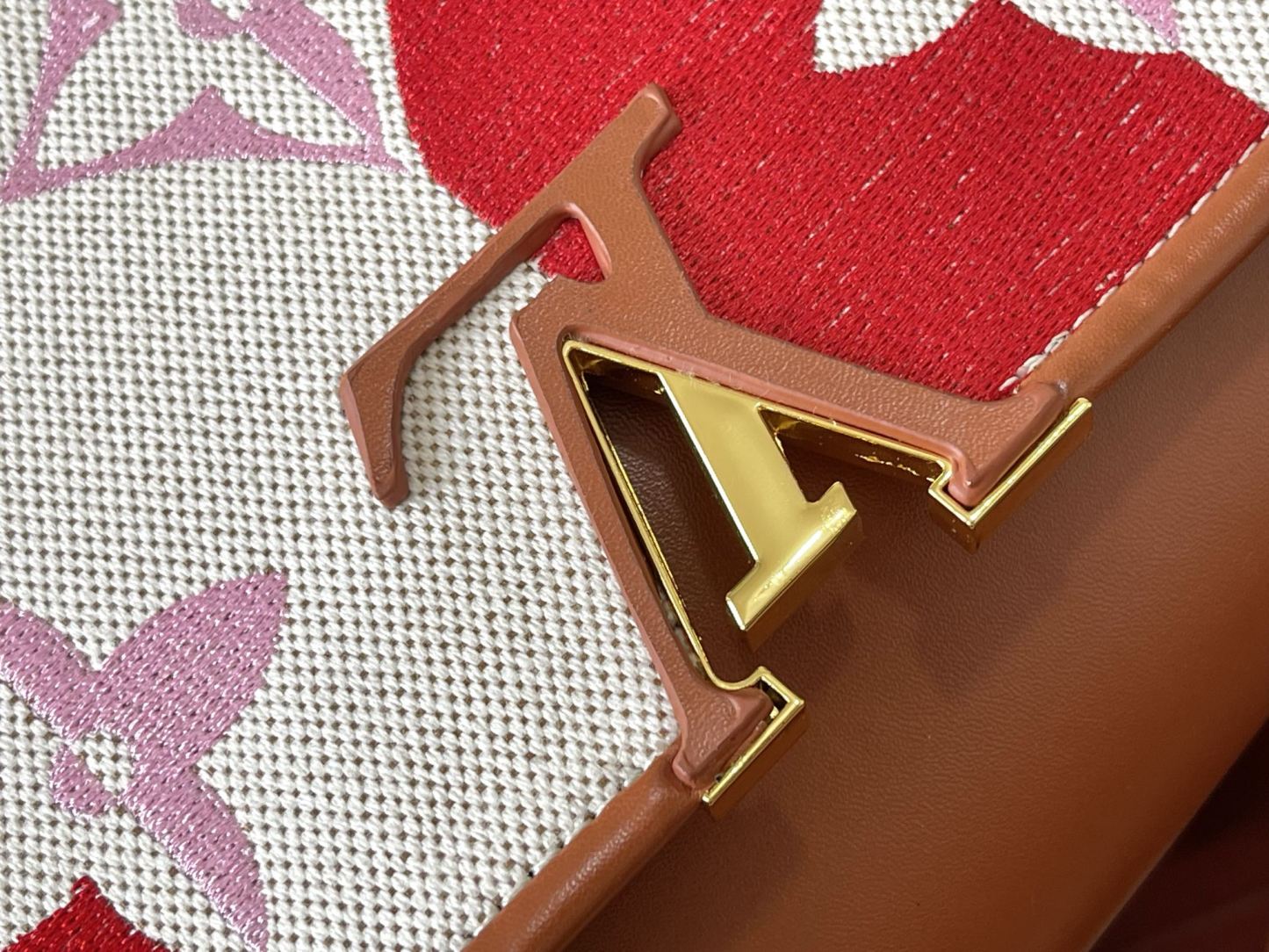 louis-capucines-new-arrival-bag-04-9936