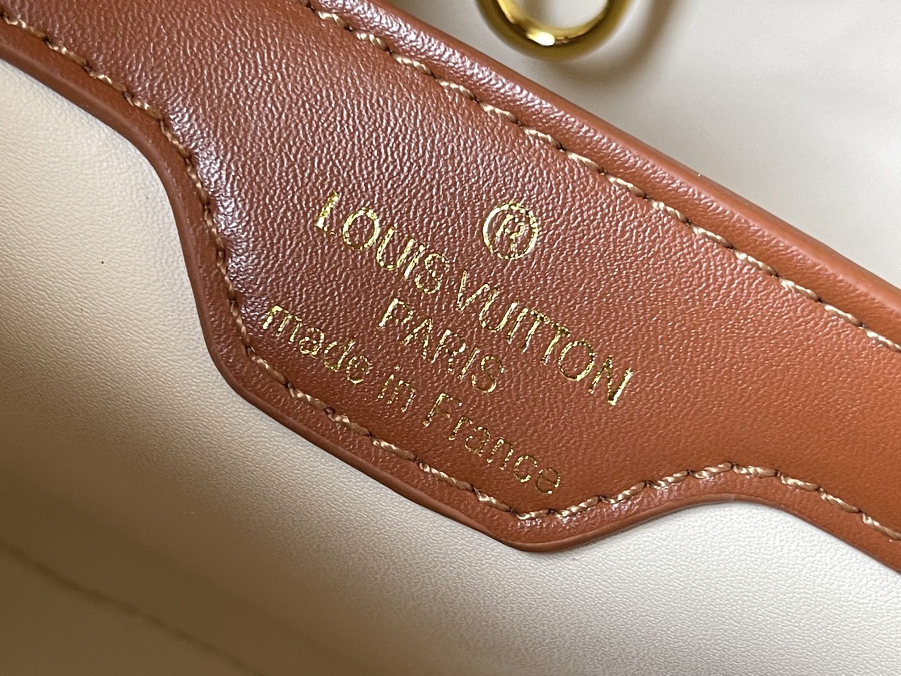 louis-capucines-new-arrival-bag-04-9936