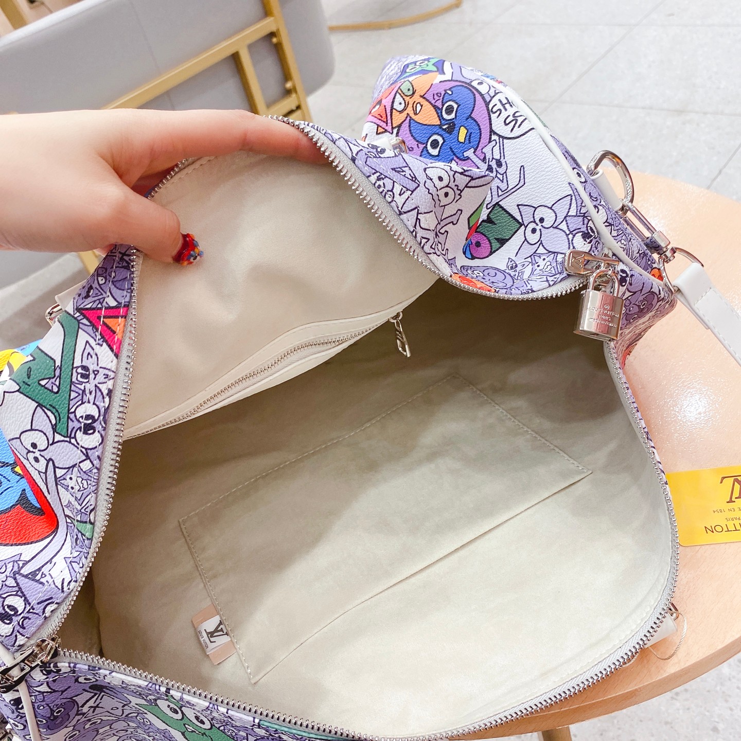 Louis M21863  KEEPALL BANDOULI��RE 50 bag size: 50*29*23 cm