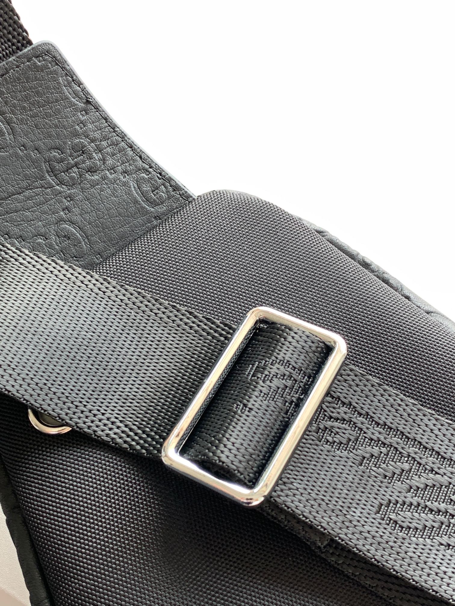 GG new arrival men bag size : 16.5x30x6 cm