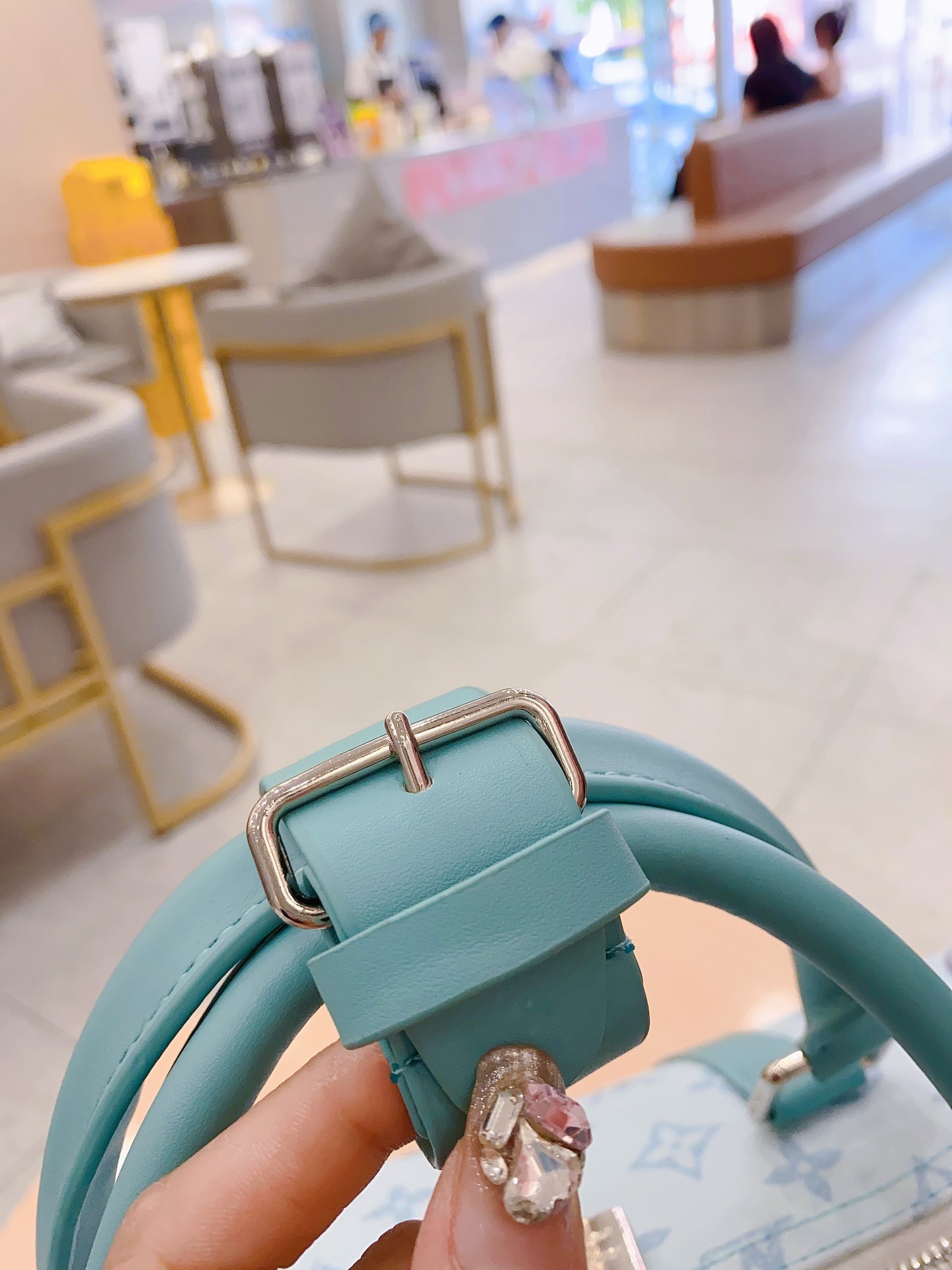 Louis N50069 KEEPALL BANDOULI��RE 50 Damier Salt bag size: 50*29*23 cm