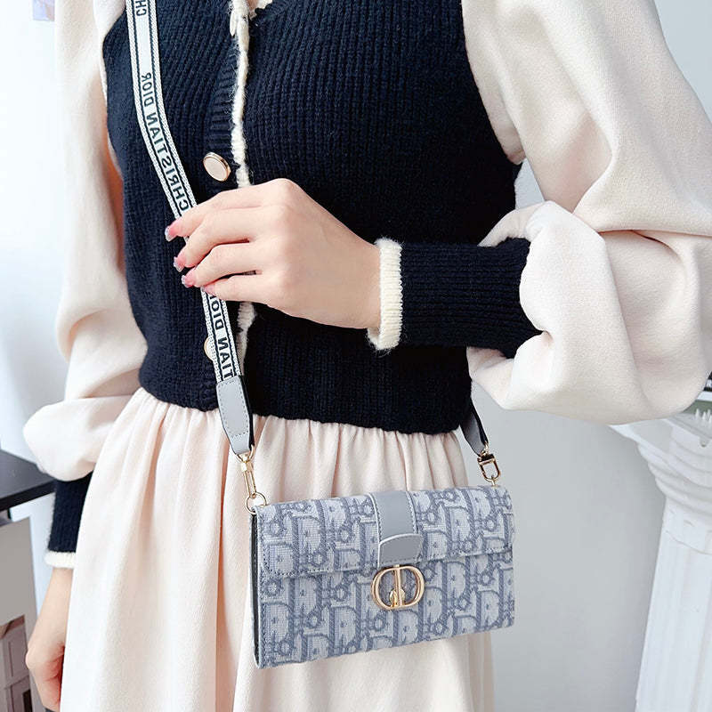 cd-bag-scarves-chain-iphone-case-7325