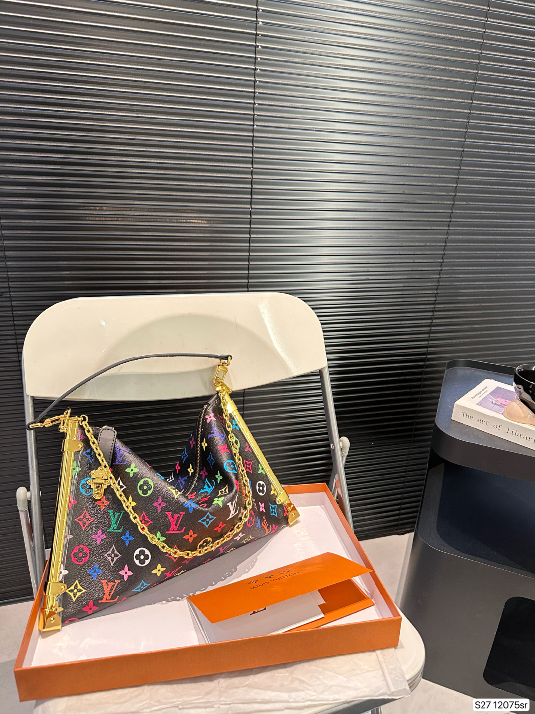 louis-new-arrival-luckytrunk-s-lock-bag-size-38-23-cm-9544