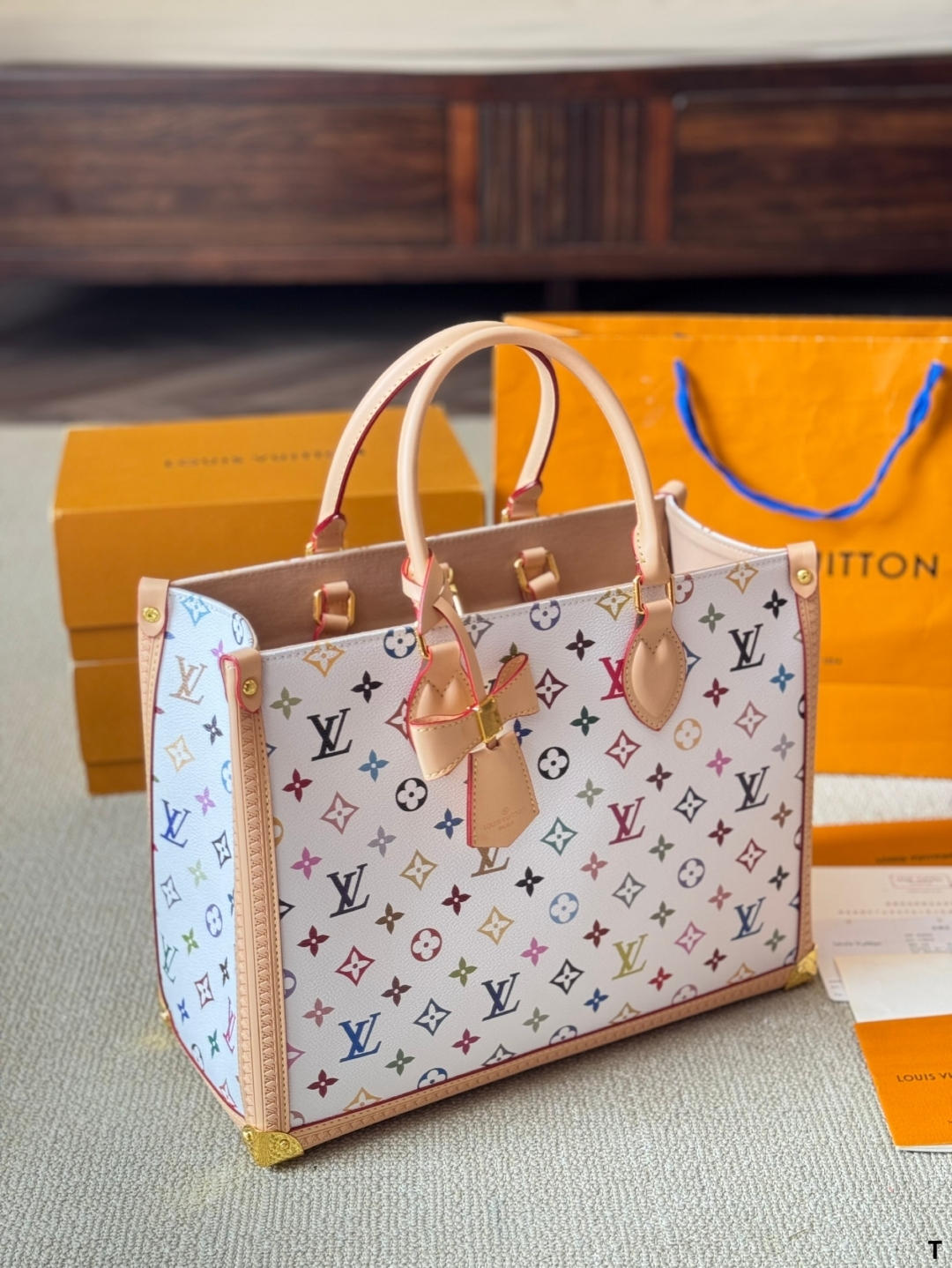 Louis new arrival 25 onthego tote bag size:35*30 cm