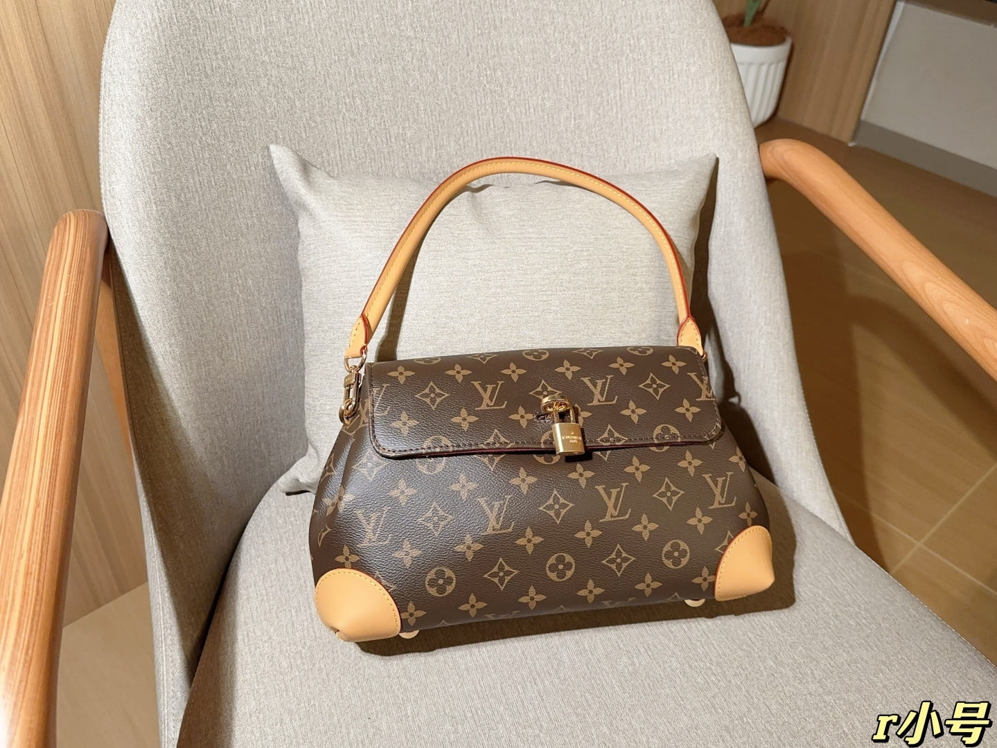 louis-new-arrival-25ss-hideaway-hobo-bag-size-30-19-11-cm-6393