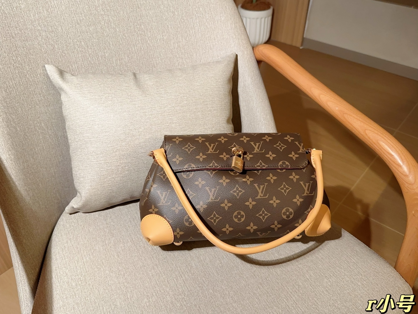 louis-new-arrival-25ss-hideaway-hobo-bag-size-30-19-11-cm-6393