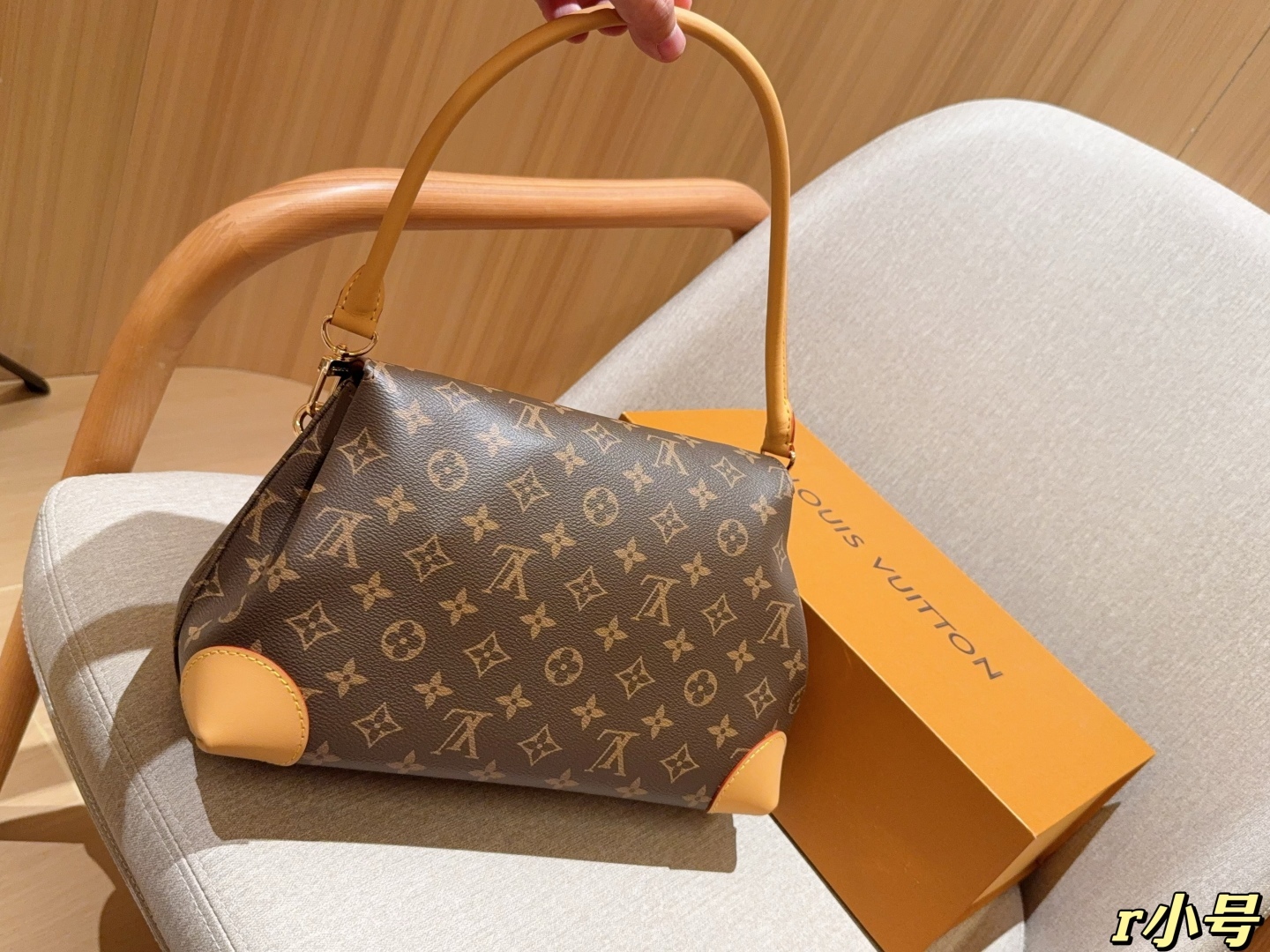 louis-new-arrival-25ss-hideaway-hobo-bag-size-30-19-11-cm-6393