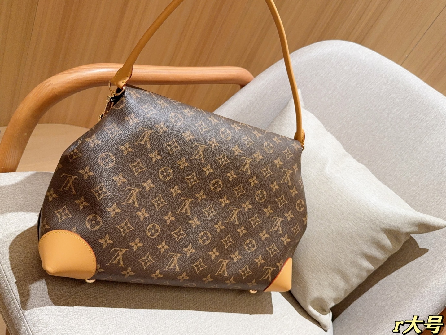 louis-new-arrival-25ss-hideaway-hobo-bag-size-30-19-11-cm-6393