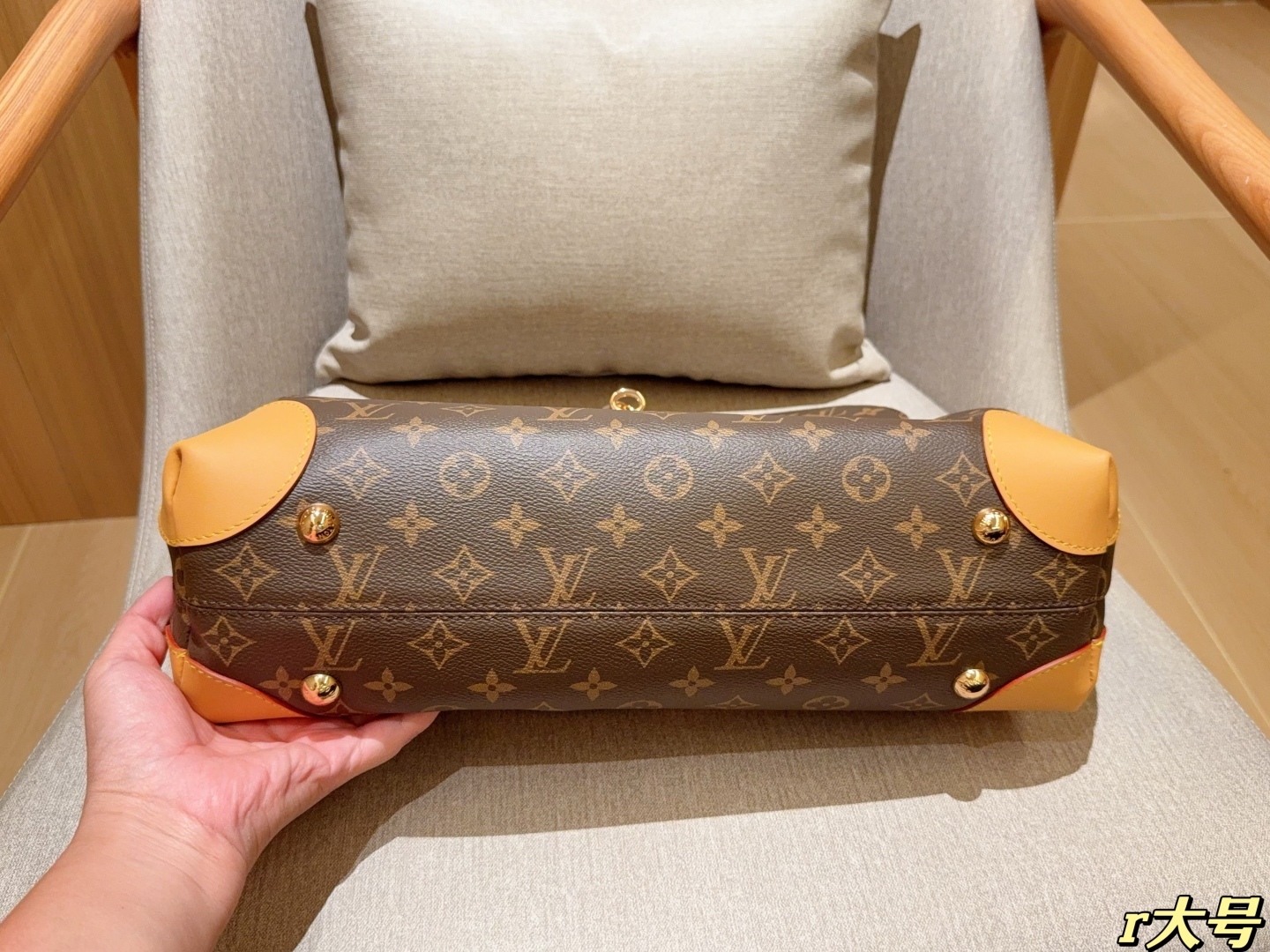 louis-new-arrival-25ss-hideaway-hobo-bag-size-30-19-11-cm-6393