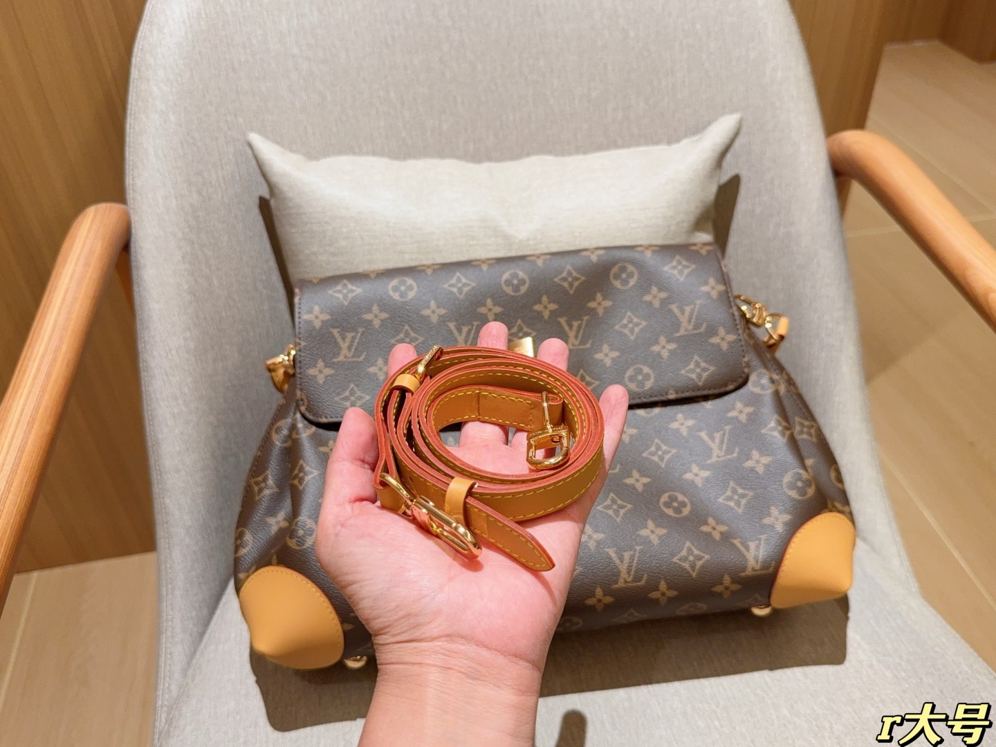 louis-new-arrival-25ss-hideaway-hobo-bag-size-30-19-11-cm-6393