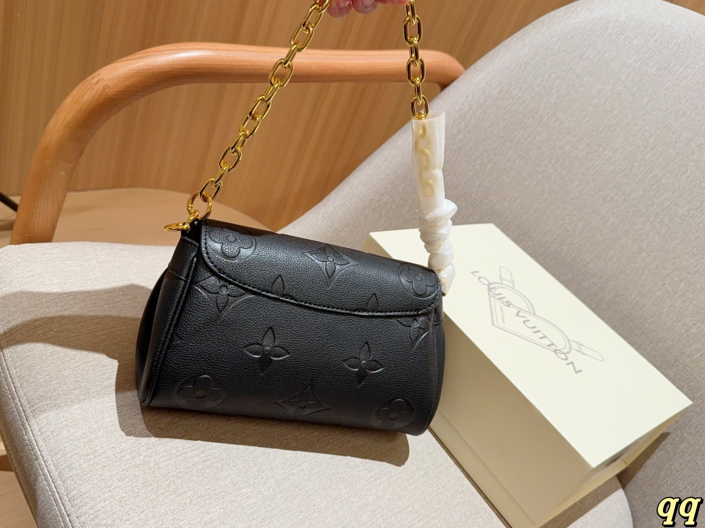 louis-new-arrival-favourite-hobo-bag-size-24-14-9-cm-1339