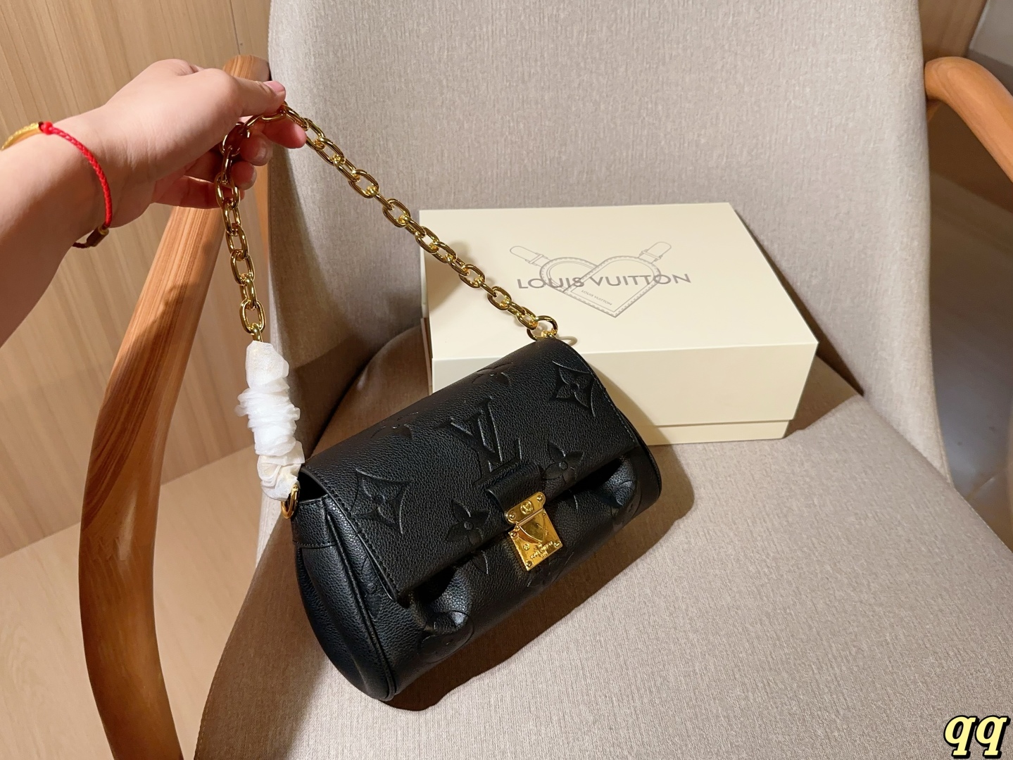 louis-new-arrival-favourite-hobo-bag-size-24-14-9-cm-1339