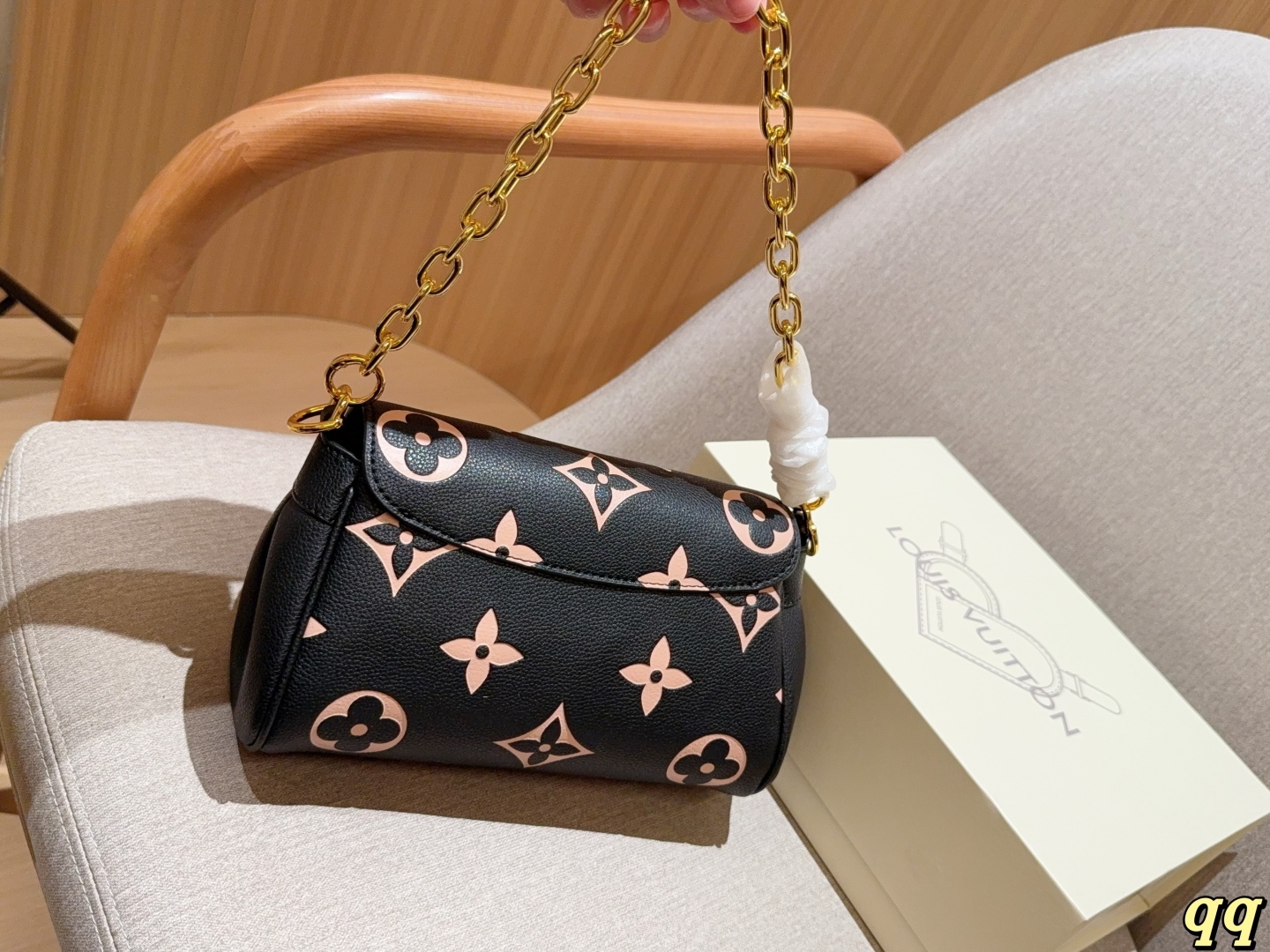 louis-new-arrival-favourite-hobo-bag-size-24-14-9-cm-1339