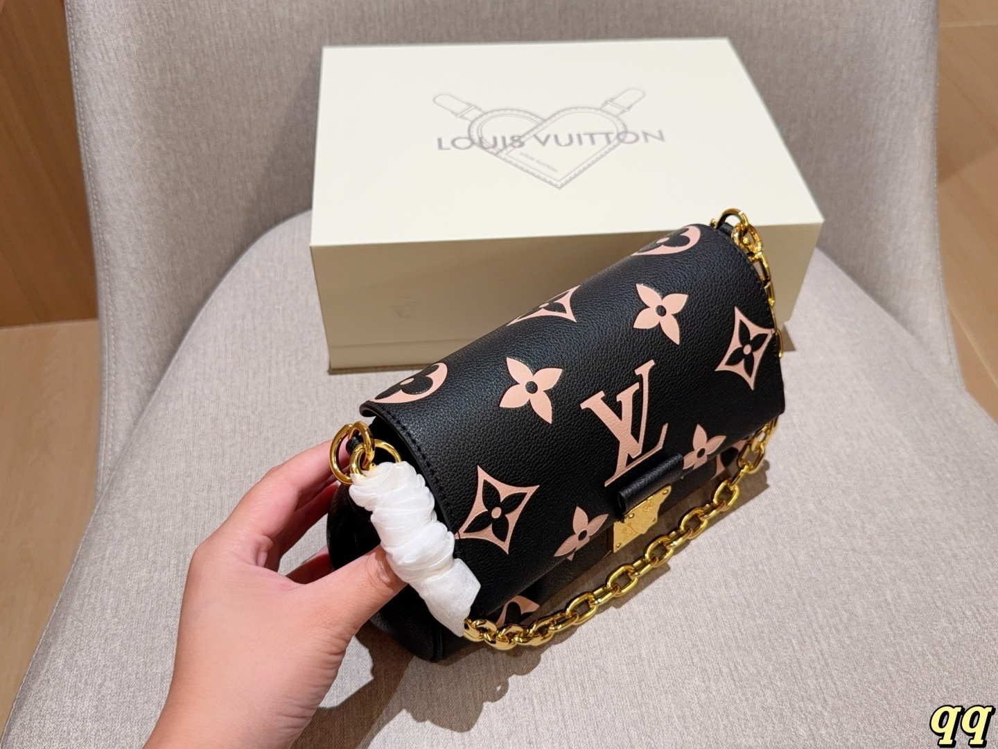 louis-new-arrival-favourite-hobo-bag-size-24-14-9-cm-1339